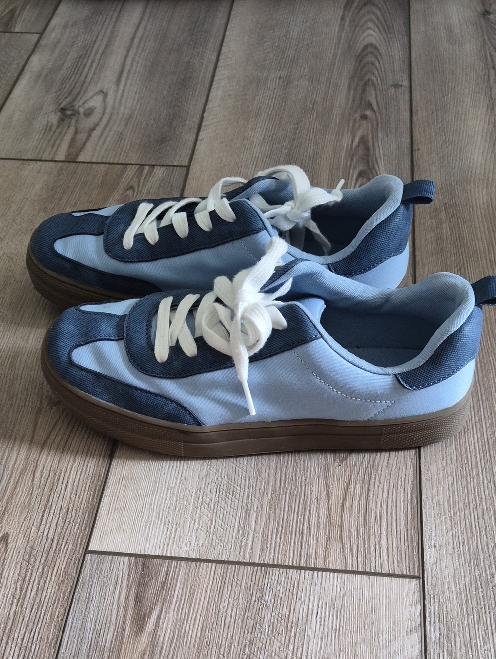 Gap Kids Retro Low Top Gum Sole Denim Sneakers Powder Blue Youth Size 5
